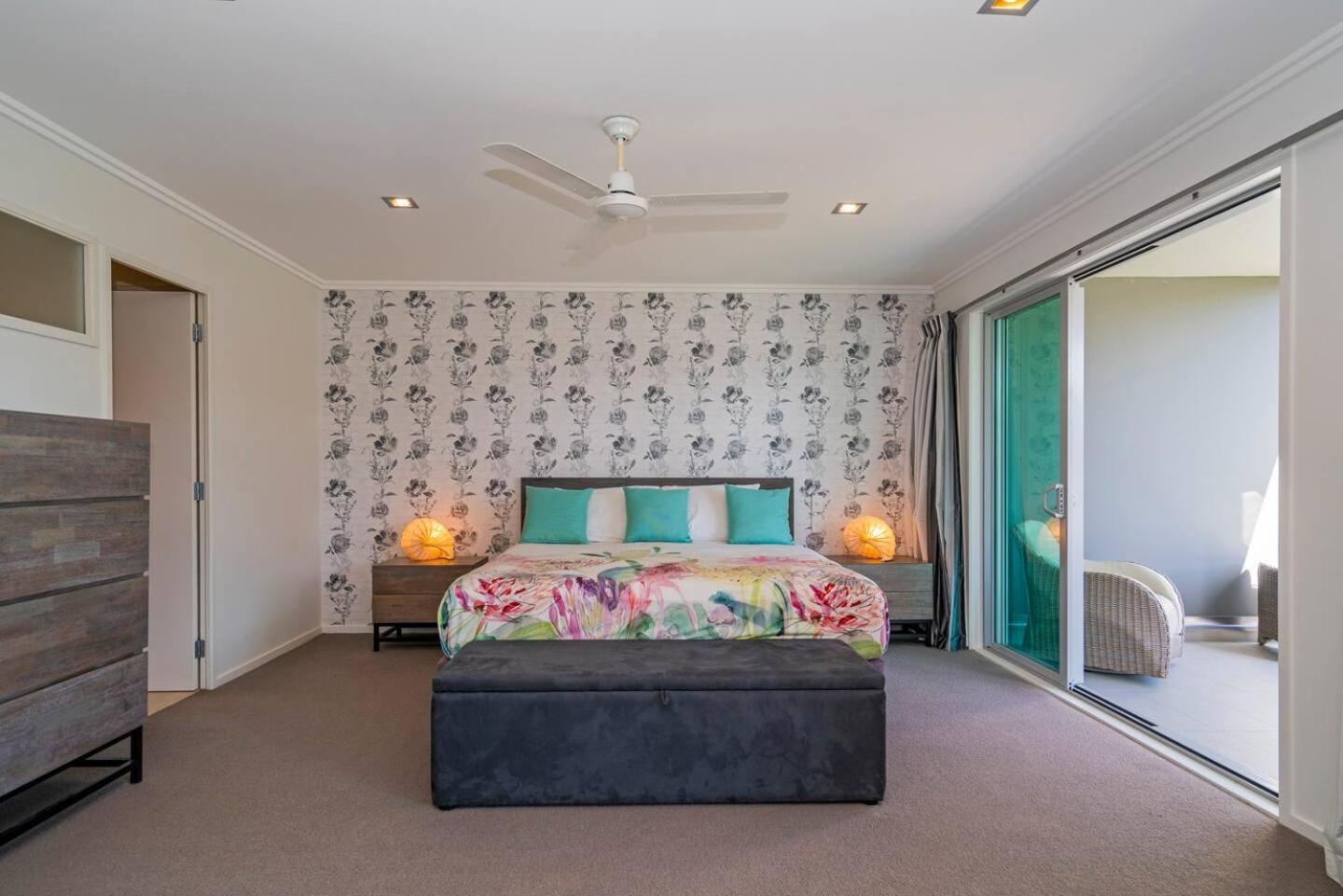 Marina Park Apartments Уитианга Екстериор снимка