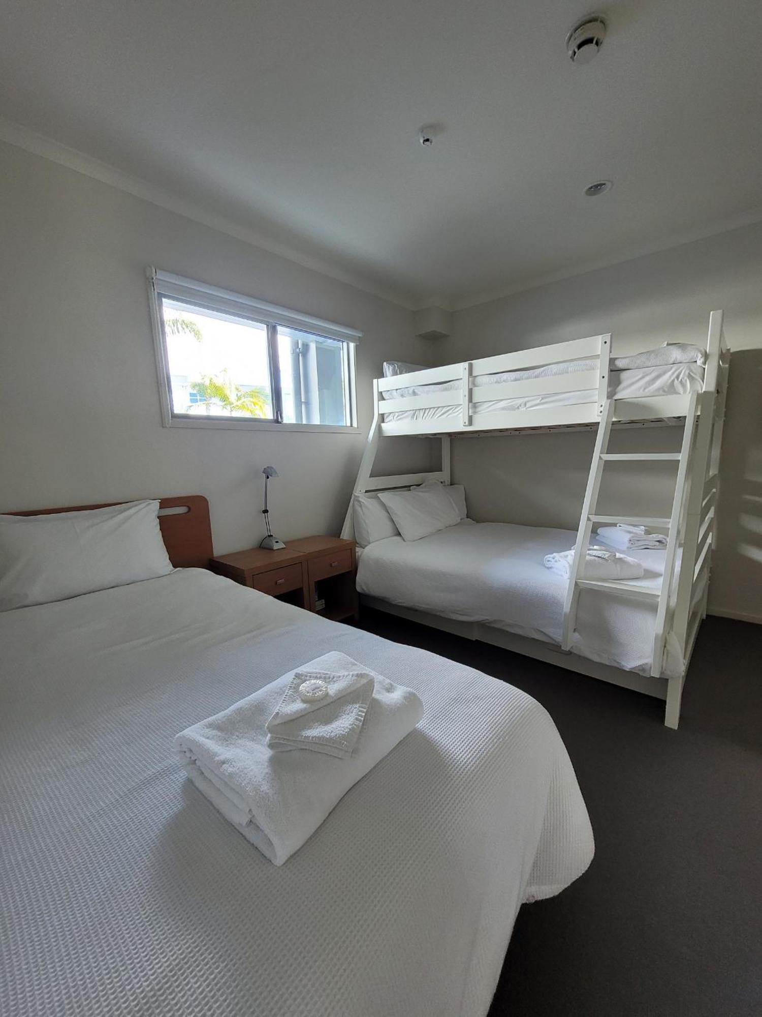 Marina Park Apartments Уитианга Екстериор снимка
