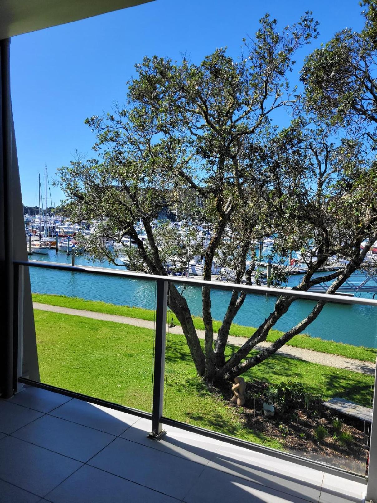 Marina Park Apartments Уитианга Екстериор снимка